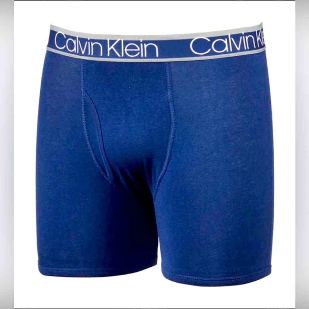 CALVIN KLEIN Men’s 3 Pack Classics Tagless Cotton Stretch Boxer Briefs.